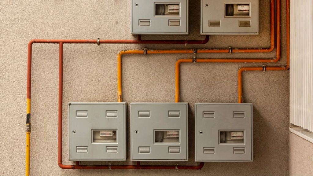 Sistem On Grid: Pengertian, Cara Kerja, Hingga Kelebihannya